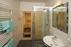 Badezimmer mit Sauna