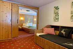 room for 2-4 persons