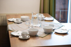 Tisch gedeckt