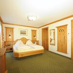 Photo of Standard-Double room, shower, toilet | © Hotel Alpenland