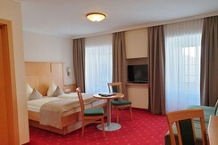 Vierbettzimmer - Wohnbeispiel mit extra Sofabett