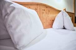 3-bed-room-1-dusch-wc-balcony-3-pers-nr-102-00860