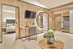 2_©andreasmaxones_02_01700119