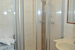 Hotel Pension Schwarzenhof - Familienzimmer Bad