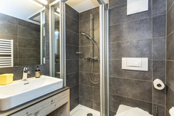 Badezimmer im Zimmer Standard