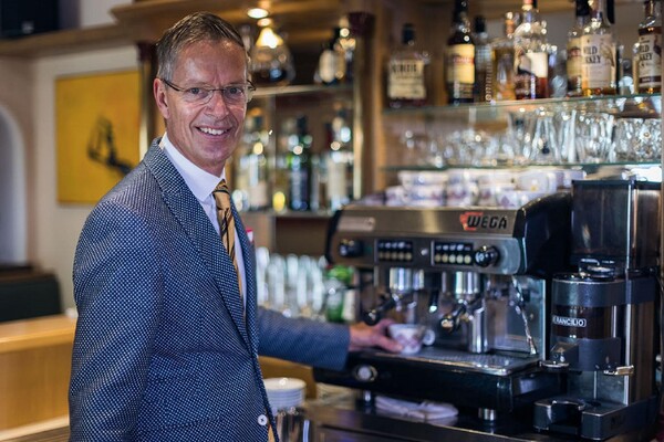 Gastgeber Roland Dolschek