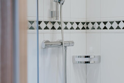 HTH_zimmer_FIN_BH_WEB_20