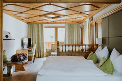 HTH_zimmer_FIN_BH_WEB_1