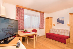 Wohnraum im 2-Raum Familienzimmer