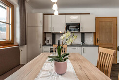 Pircher_App. B_Esstisch