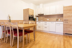 Küche mit Essbereich