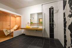 BAdezimmer_Infrarotkabine_Schokoschnecke