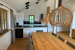 helle geräumige Küche