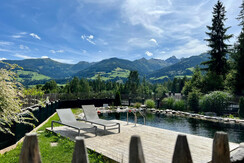 Badeteich in schönster Lage