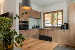 hochwertig ausgestattet Küche mit Miele Geräten