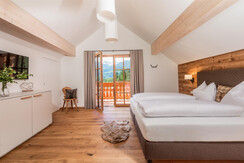 Schlafzimmer mit Boxspringbetten