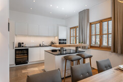 hochwertige Küche mit Miele-Geräten