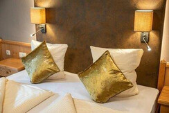 cwEDHw3SkaG689Vcr4La