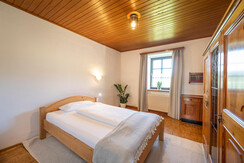 NEUHOFGUT_Schlafzimmer