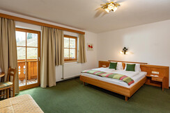 Großes Zimmer  mit Ausziehcouch