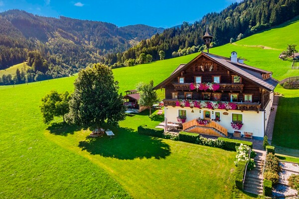 20230906_PrechtlhofAussenDrohne_032-Pano_klein