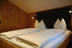 Haselnuss Schlafzimmer 2