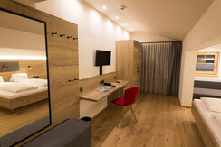 Kuschelzimmer-Mansarde-mit-Balkon