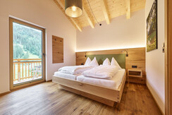 Schlafzimmer_West_Rosa