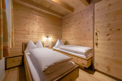 Zirbenchalet_Wiese (7)