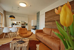 Offener Wohnbereich mit Küche