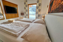 Typ Premium Gartenapp._3.02_Schlafzimmer mit Aus