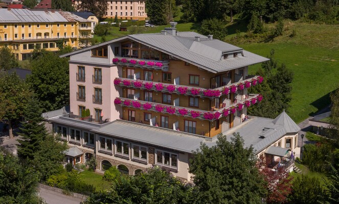 Hotel-Völserhof-Bad-Hofgastein-Haus-Sommer