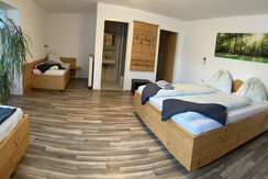 App. 1 Schlafzimmer (15)