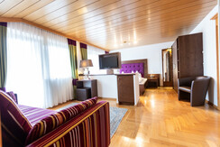 Apartment B, Dreibettzimmer