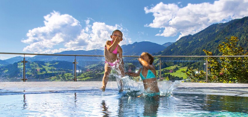 01 Hotel Zinnkrügl, Schwimmbad, 300ppi, Foto Oczlo