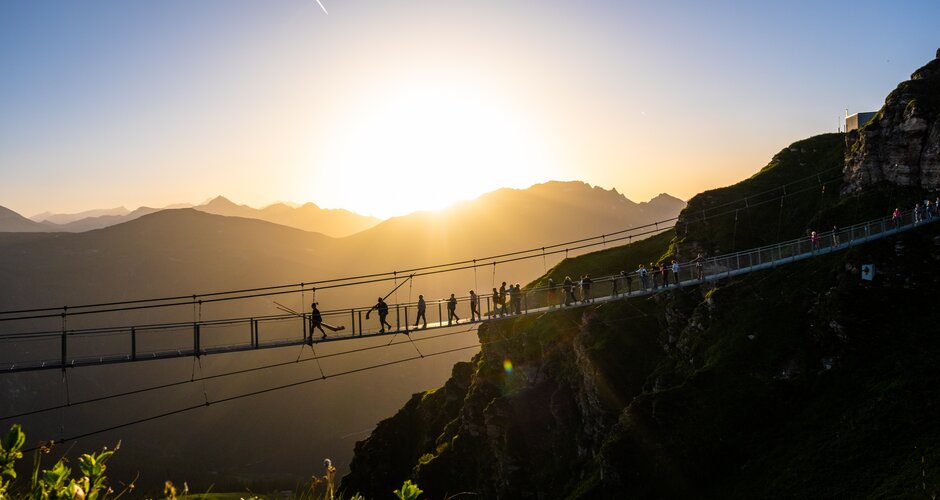 Suspension bridge at sunset | © Gasteiner Bergbahnen AG