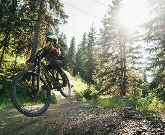 © Bartek Pawlikowski