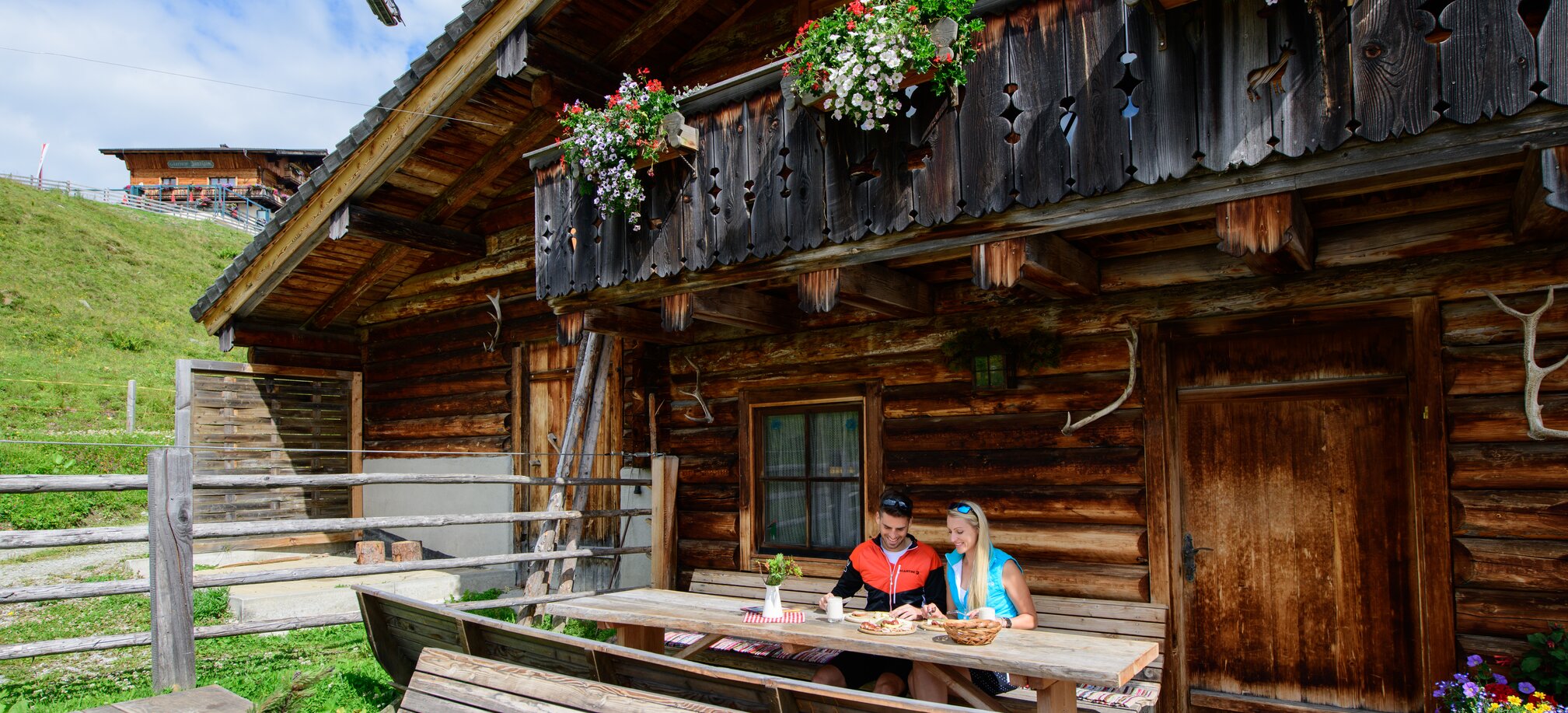 Kulinarischer Genuss im Sommer auf den Bergen mit regionalen Speisen auf den Hütten in Ski amadé