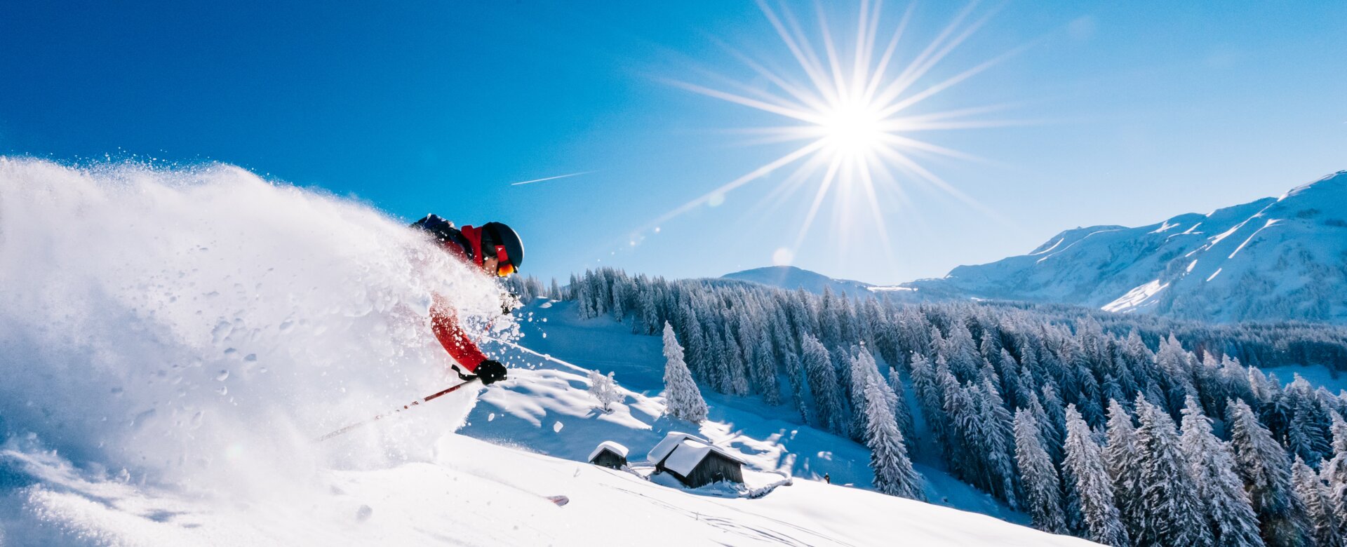 Verschneite Tiefschnee-Hänge in wunderschönem Panorama in Ski amadé
