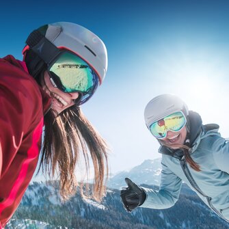 Enjoying the sun during sunshine skiing in Ski amadé