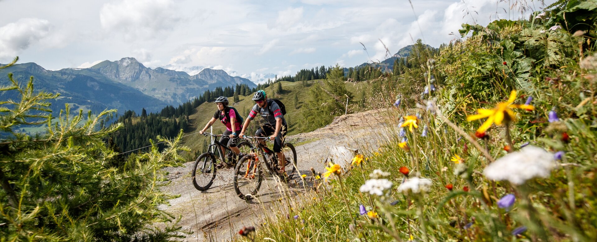 Biking on the scenic mountainbike trails in Grossarl valley - summer in Ski amadé | © Erwin Haiden