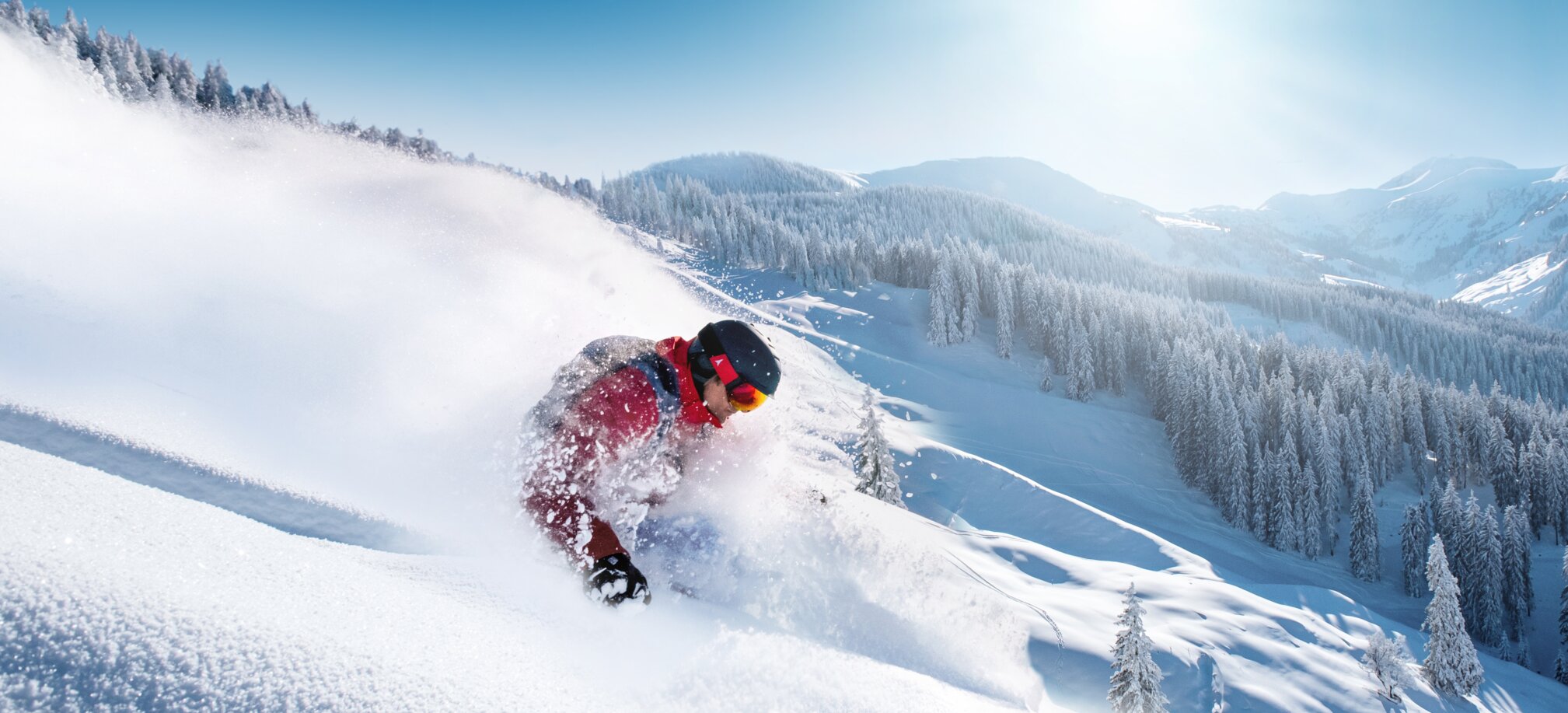 Deep powder runs in the beautiful landscapes of Ski amadé